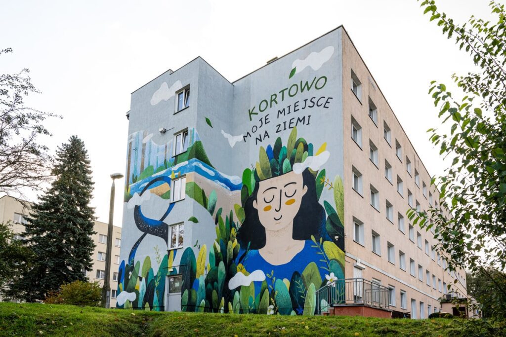 Mural uniwersytecki. Dom Studencki nr 8 na Kortowie